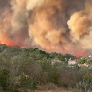 fransada feci yangin 1 olu 3 kayip BZJc1drE