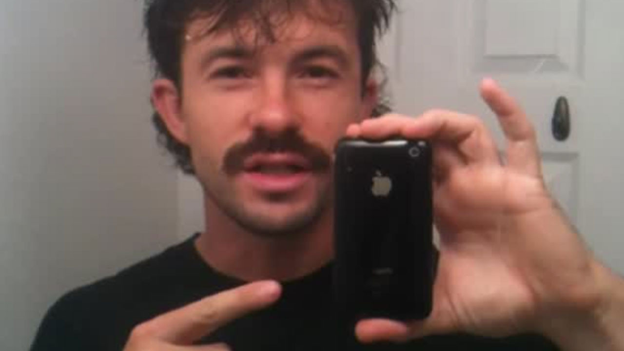 iphone 3gsten iphone 17ye gecen adam sosyal medyada viral oldu EjNtZyOW