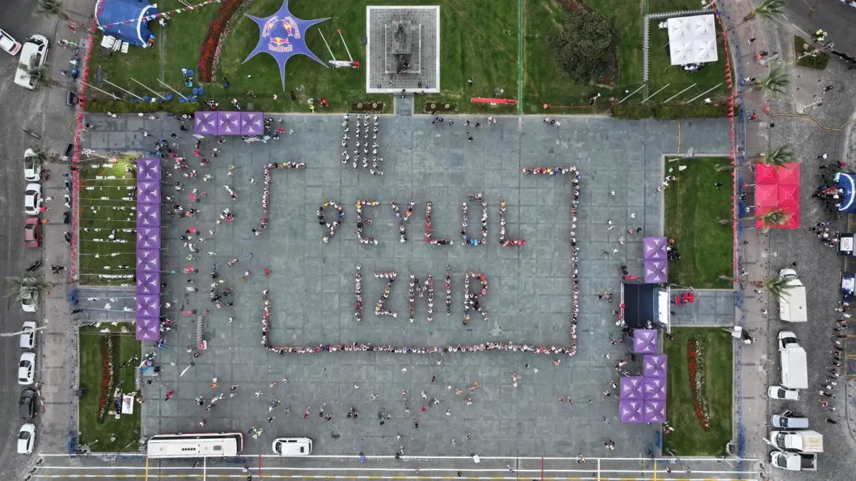 izmir yari maratonunda zafer coskusu FdUBVMlm