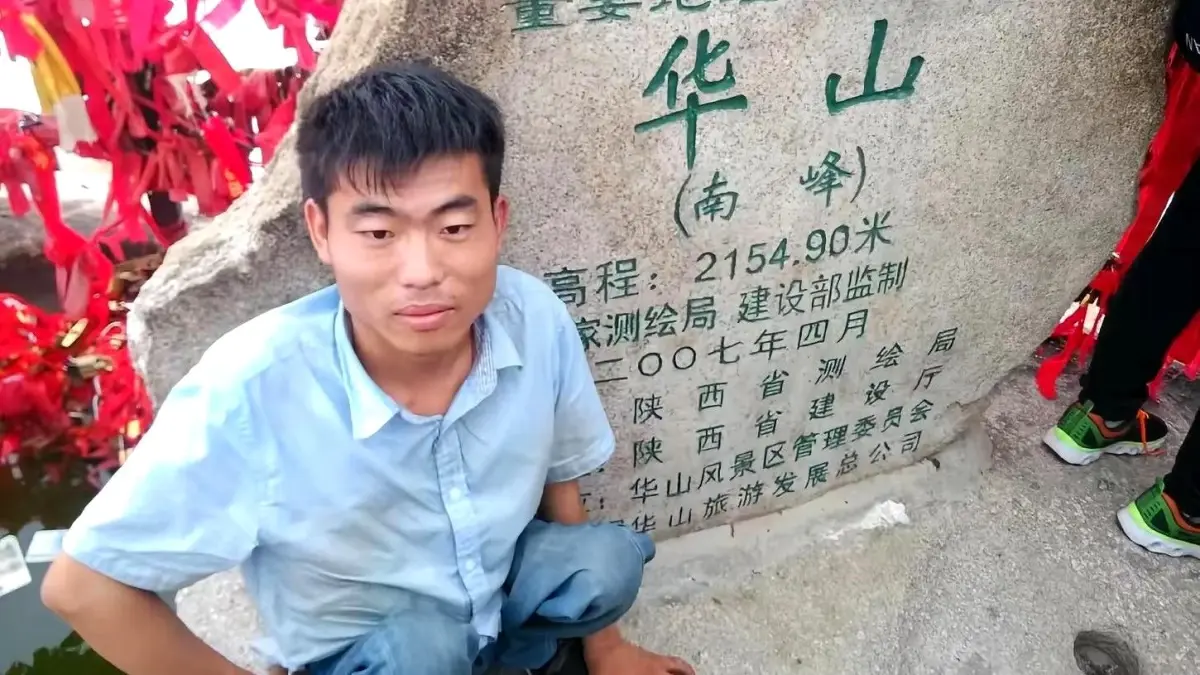 cinde okuma yazmayi 16 yasinda ogrenip doktor olan dilenci 5Y22B4JM.jpg