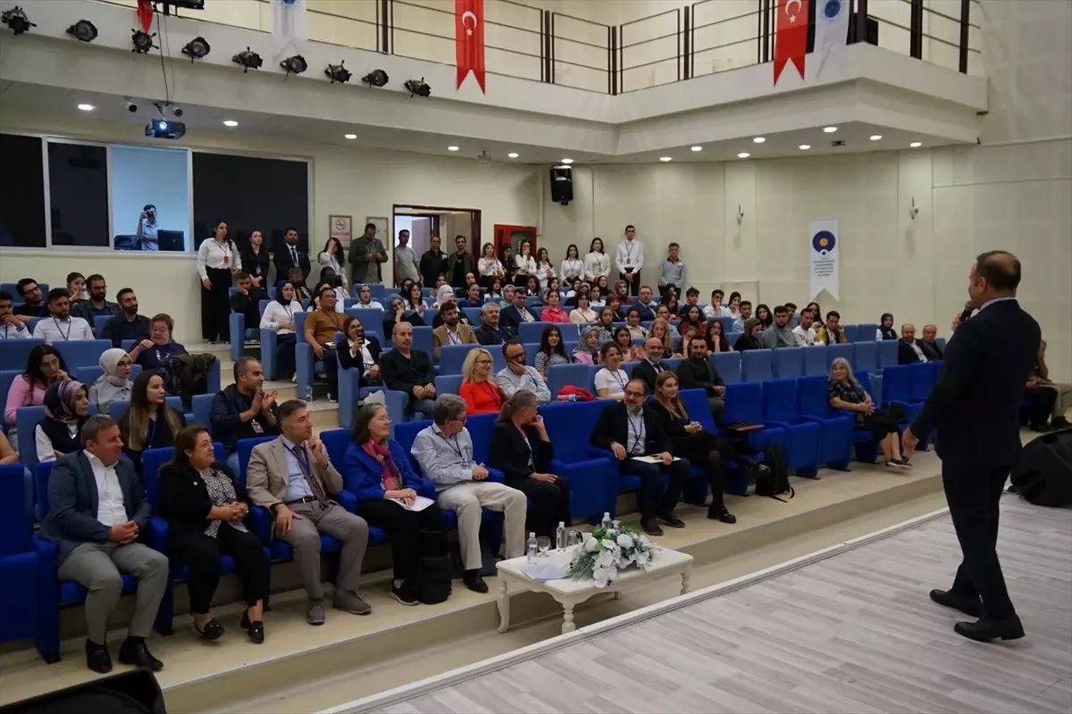 dil edebiyat ve kultur sempozyumu Jms1CMZd.jpg