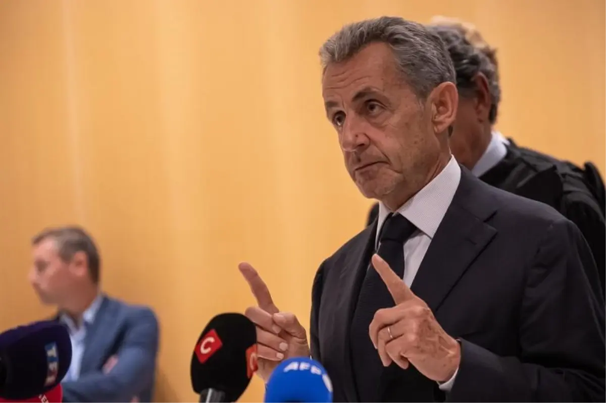 eski fransa cumhurbaskani sarkozy hapis cezasina girecek 6SkP6p8h.jpg