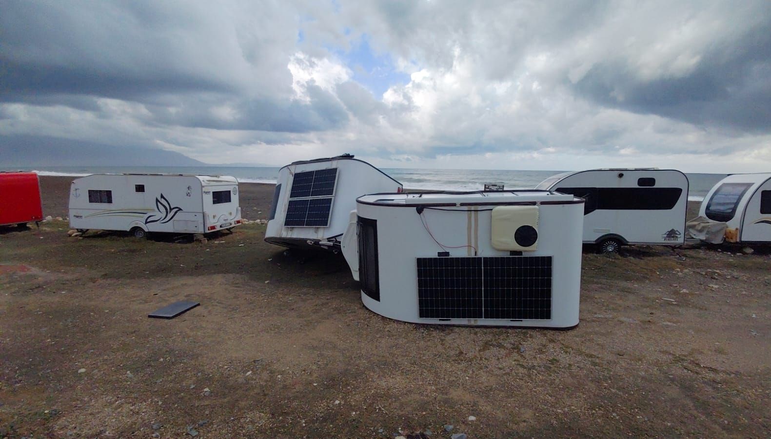 hatayda caddeleri su basti sahildeki karavanlar devrildi 48BtayNm