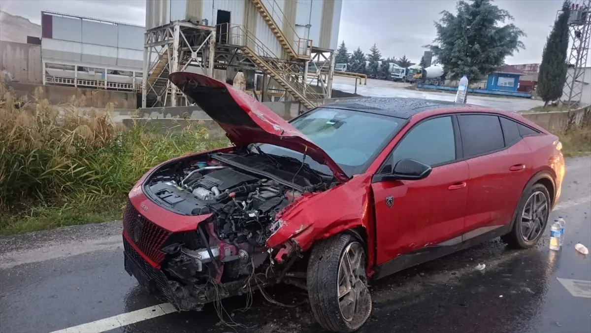 kirklarelinde trafik kazasi surucu yaralandi h87he6qm