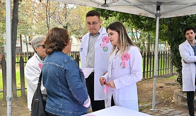 meme kanseri icin pembe cicekler toprakla bulustu 2PIAAzfd.jpg