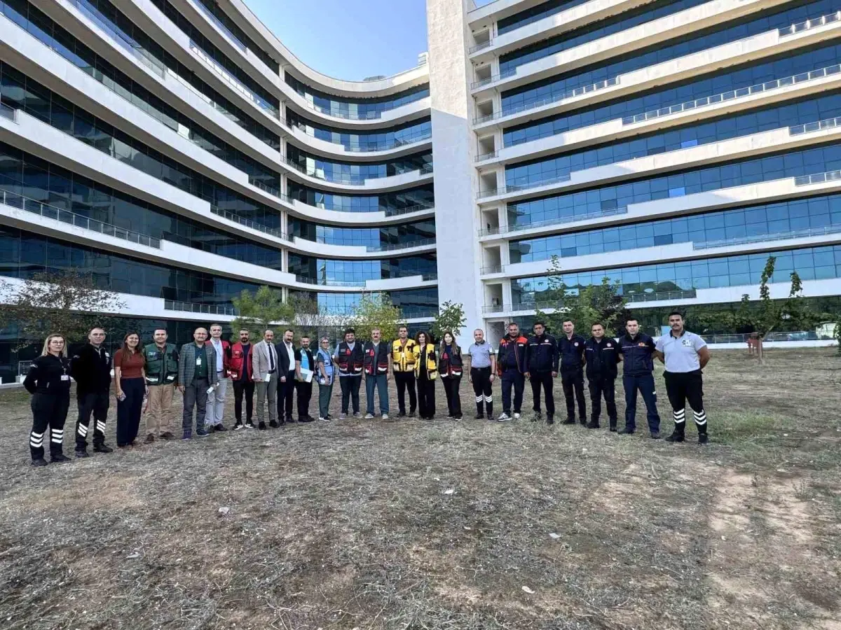 mugla egitim ve arastirma hastanesi afet tatbikatini basariyla tamamladi hej8cdQC