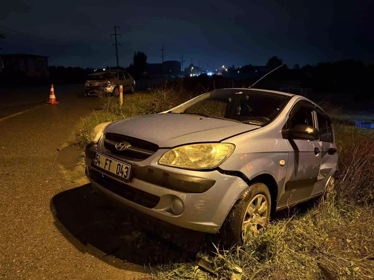 sakaryada iki otomobil carpisti 3 yarali cuVs1mJw.jpg