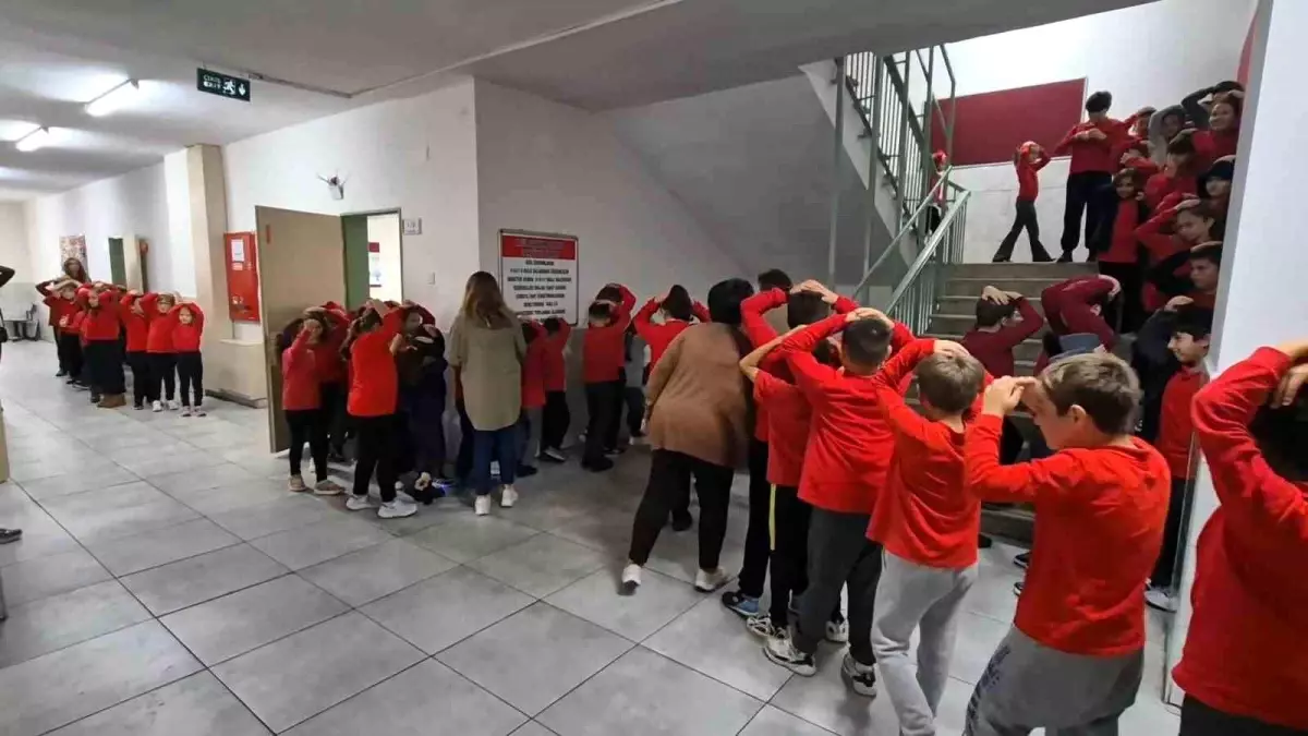 tekirdagda deprem tatbikati basariyla gerceklestirildi nKJTquDV.jpg