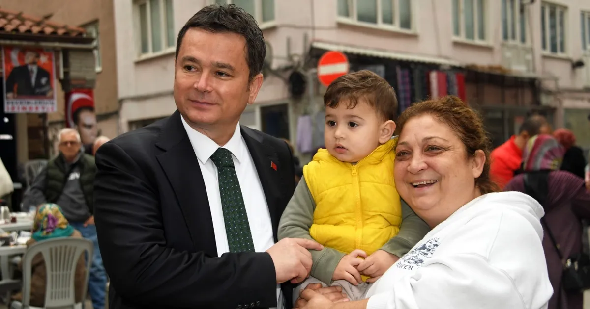 bursa osmangazide baskan aydindan hocahasana ziyaret Gp8MZjDc.webp