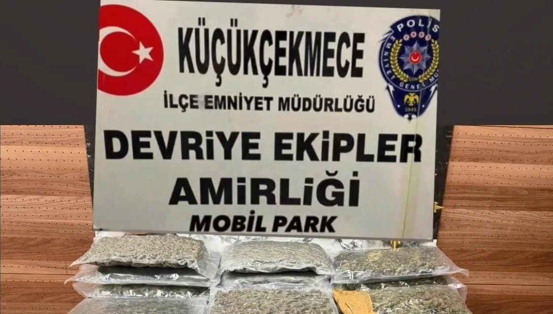 istanbul gaziosmanpasada operasyon 53 kilo uyusturucu ele gecirildi csUC8PN2.jpg