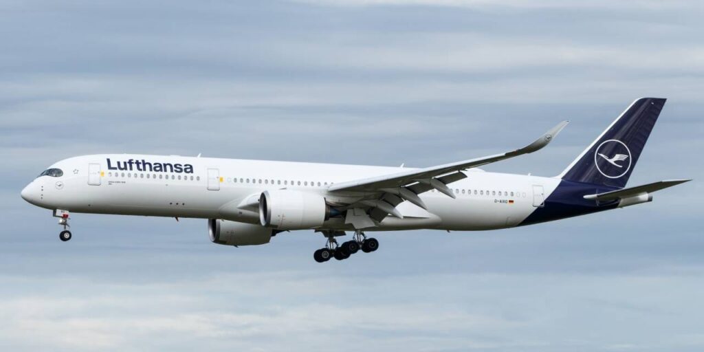 savas-havacilik-sektorunu-vurdu-dev-sirket-binlerce-ucusu-iptal-etti-xLFzWiZi-1