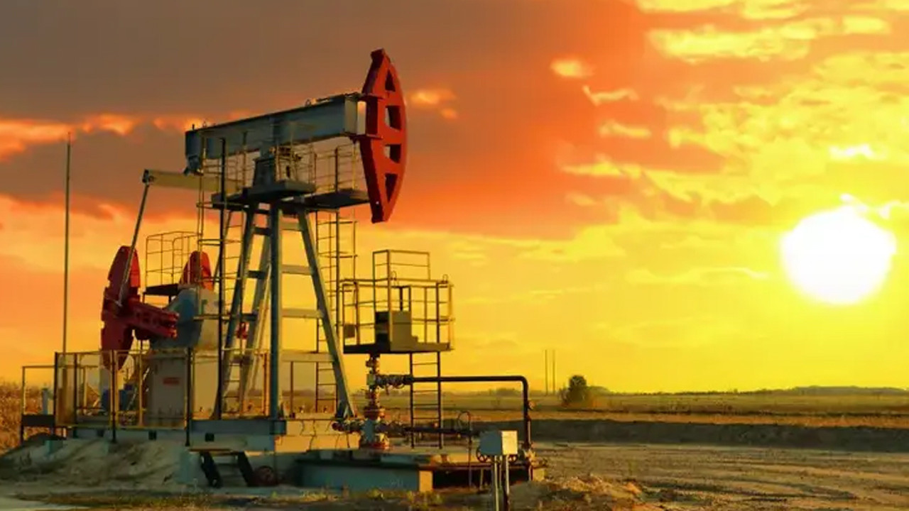 Brent Petrol Fiyatı 110 Dolar Eşiğini Aştı (4 Mayıs 2026)