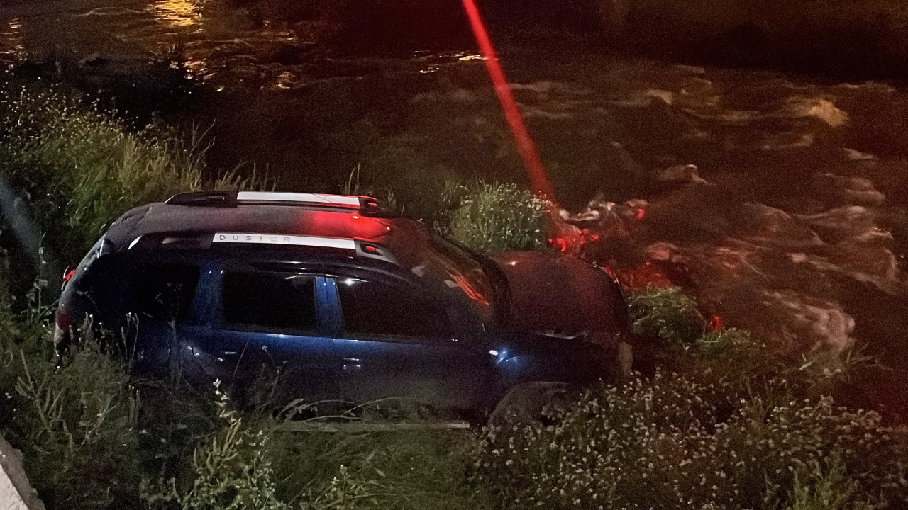 Bursa’da Dereye Düşen Araçtan Sürücü Kayboldu