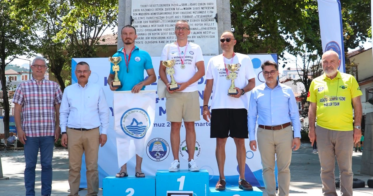 5 acik deniz yuzme maratonunda kulaclar mudanya icin atildi DSbCXeHF