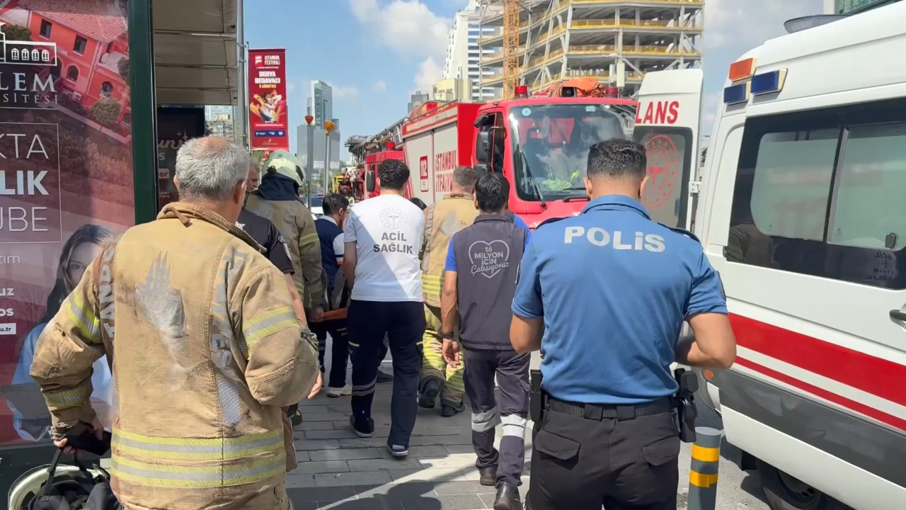 Şişli’de metro raylarına düşen görme engelli genç kurtarıldı